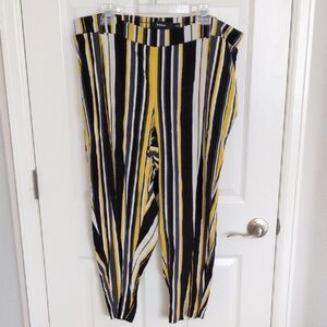 Torrid Pull On Tapered Leg Striped Capris - 3